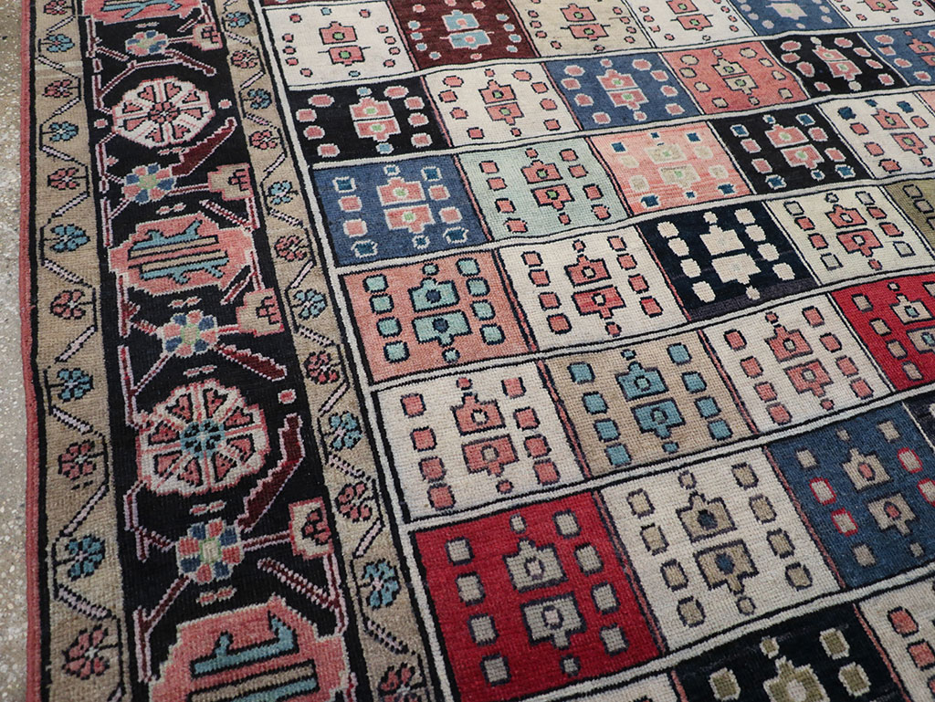 Vintage Persian Veece Small Room Size Carpet, No.30384 - Gss