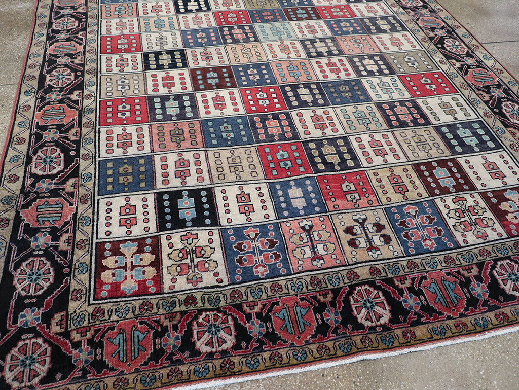 Vintage Persian Veece Small Room Size Carpet, No.30384 - Gss