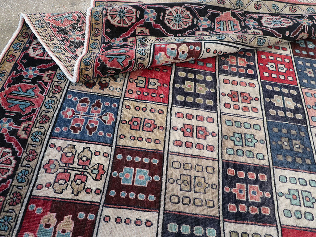 Vintage Persian Veece Small Room Size Carpet, No.30384 - Gss