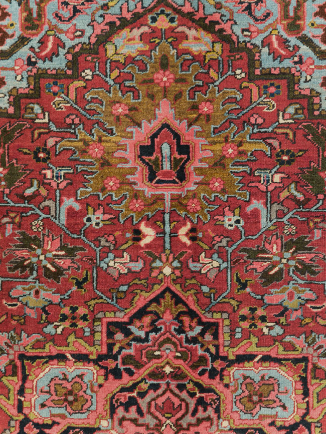 Vintage Persian Heriz Accent Carpet, No.30401 - Gss