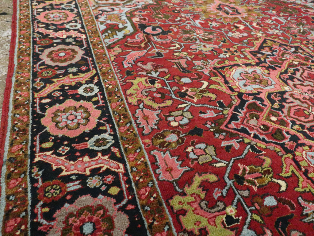 Vintage Persian Heriz Accent Carpet, No.30401 - Gss
