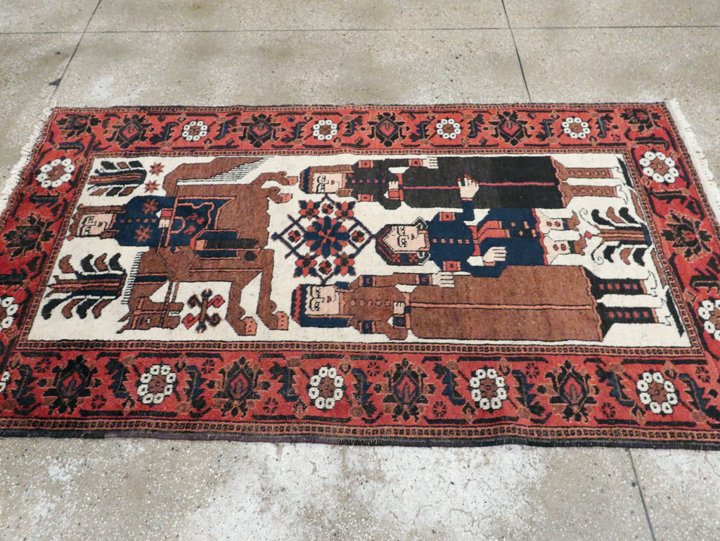 Vintage Pictorial Bakhtiari Rug, No.30427 - Gss