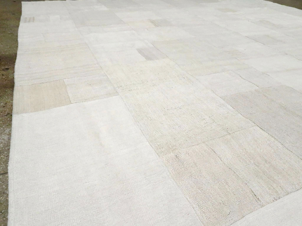 Contemporary Turkish Flatweave Kilim Room Size Carpet, No.30428 - Gss
