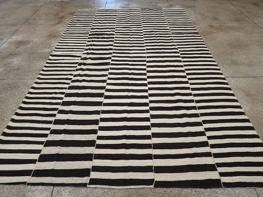 Modern Persian Flatweave Kilim Gallery Carpet, No.30455 - Gss