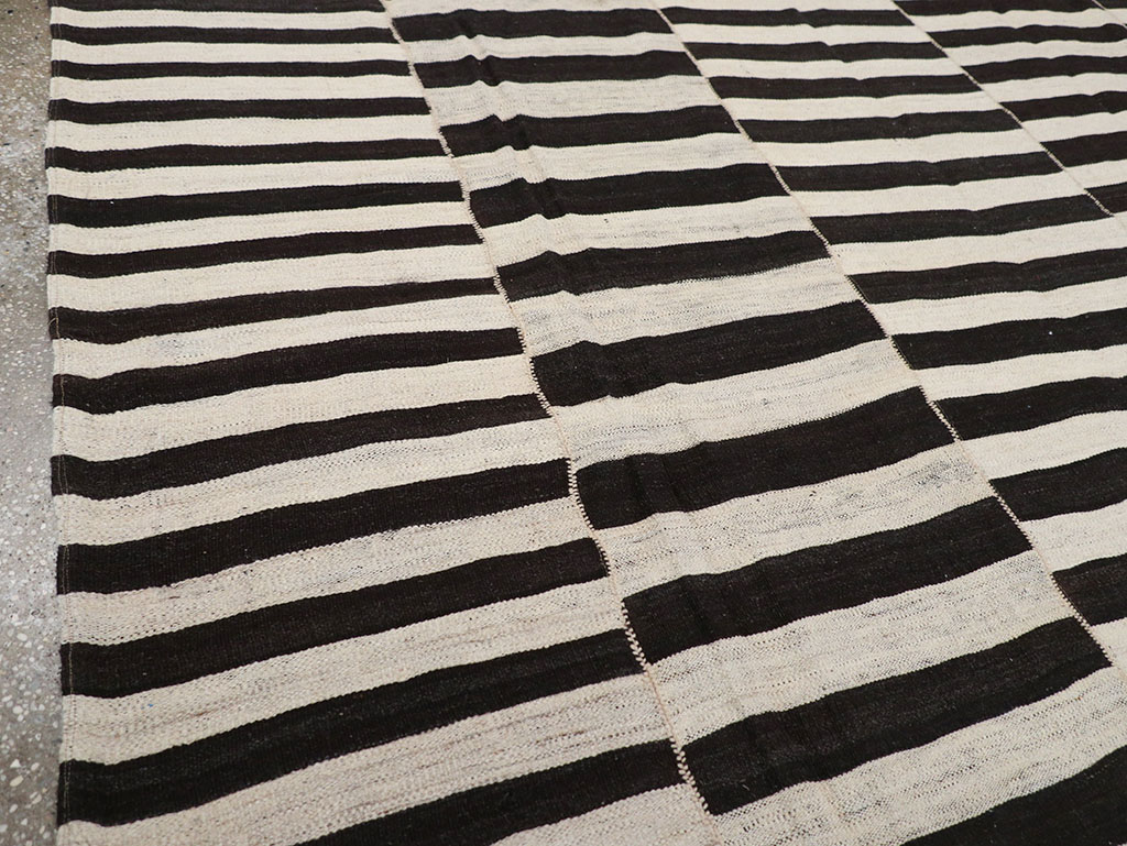 Modern Persian Flatweave Kilim Gallery Carpet, No.30455 - Gss