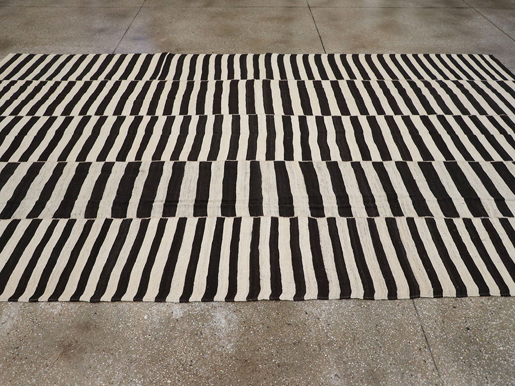 Modern Persian Flatweave Kilim Gallery Carpet, No.30455 - Gss