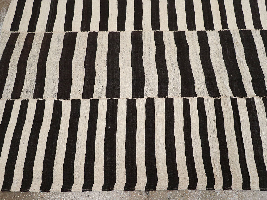 Modern Persian Flatweave Kilim Gallery Carpet, No.30455 - Gss