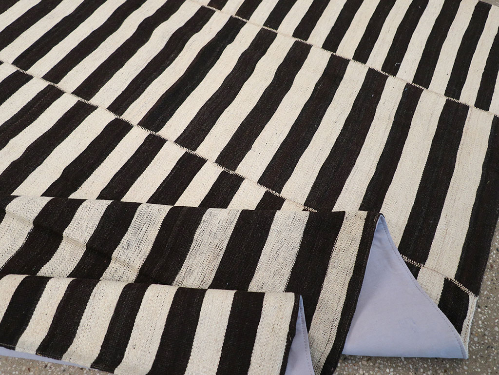 Modern Persian Flatweave Kilim Gallery Carpet, No.30455 - Gss