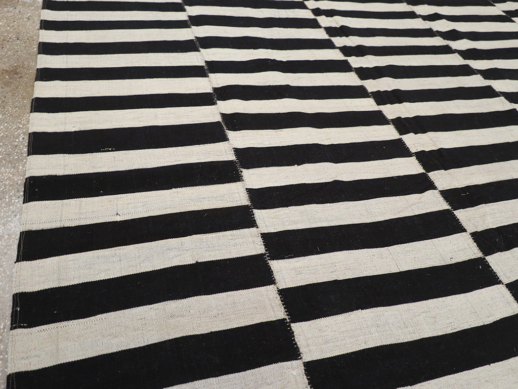 Modern Persian Flatweave Kilim Room Size Carpet, No.30456 - Gss