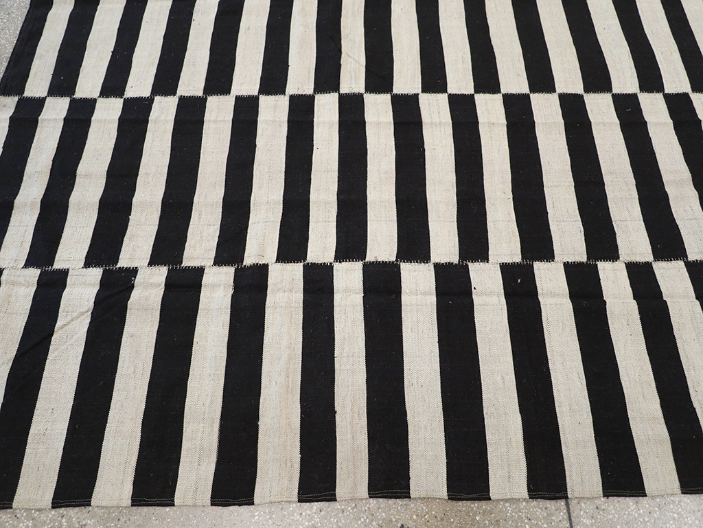 Modern Persian Flatweave Kilim Room Size Carpet, No.30456 - Gss