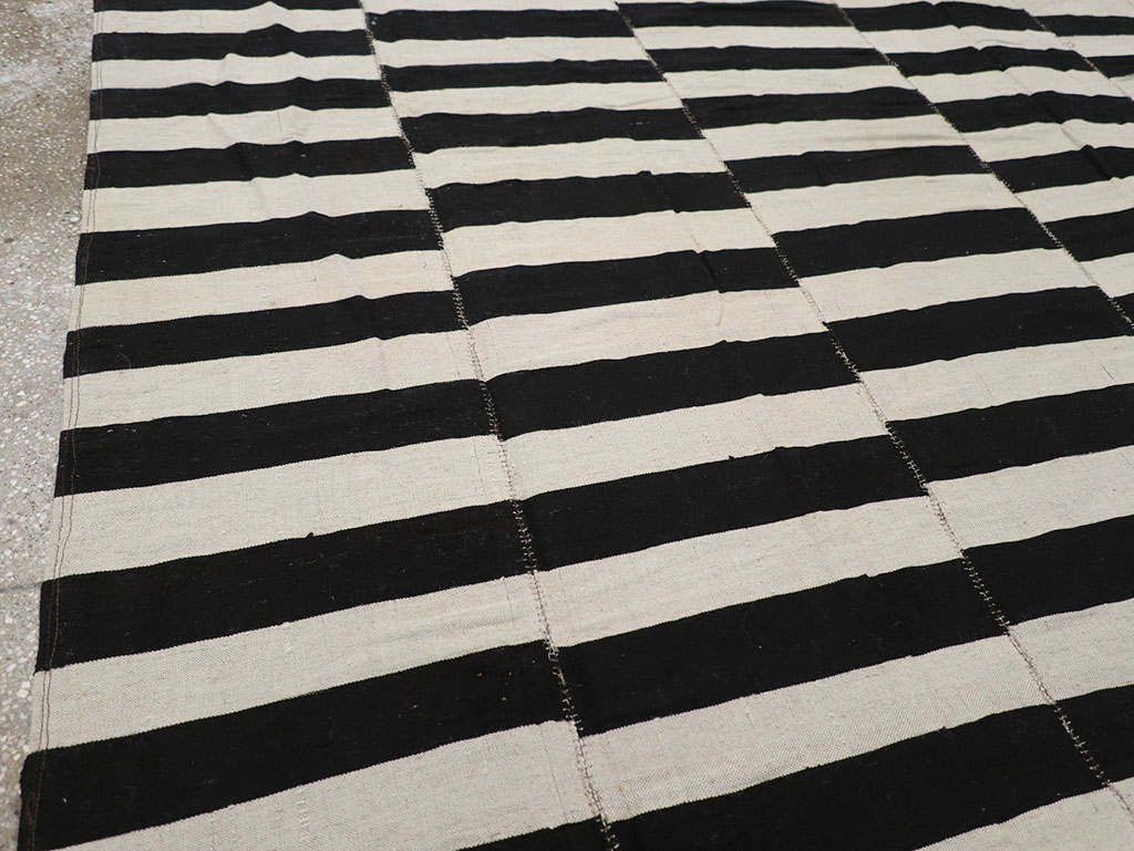 Modern Persian Flatweave Kilim Room Size Carpet, No.30457 - Gss