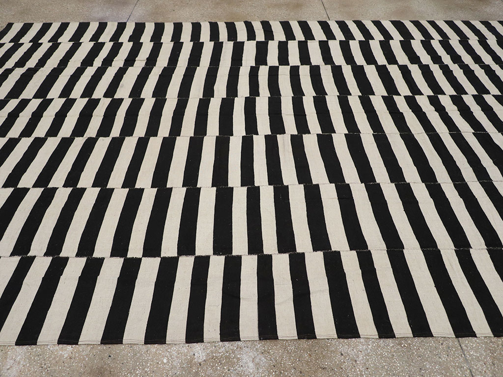 Modern Persian Flatweave Kilim Room Size Carpet, No.30457 - Gss