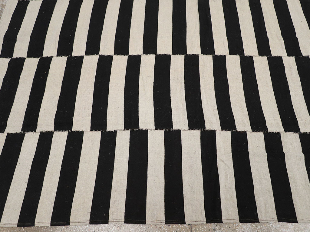 Modern Persian Flatweave Kilim Room Size Carpet, No.30457 - Gss