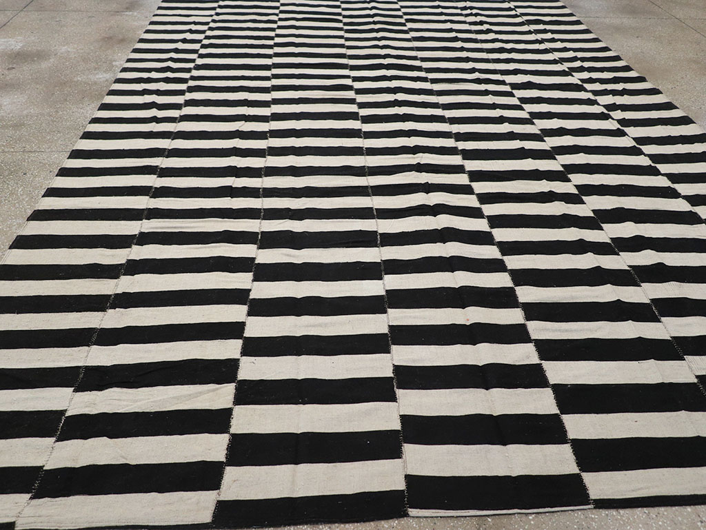 Modern Persian Flatweave Kilim Room Size Carpet, No.30457 - Gss