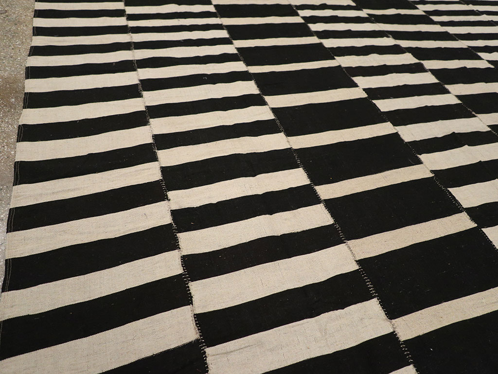 Modern Persian Flatweave Kilim Large Room Size Carpet, No.30458 - Gss