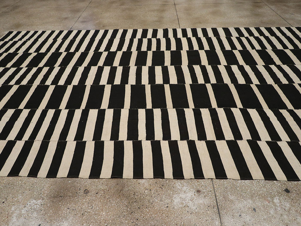 Modern Persian Flatweave Kilim Large Room Size Carpet, No.30458 - Gss