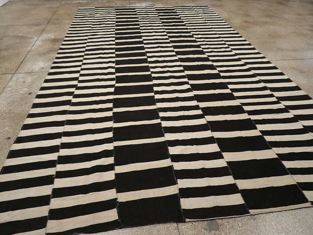 Modern Persian Flatweave Kilim Large Room Size Carpet, No.30458 - Gss