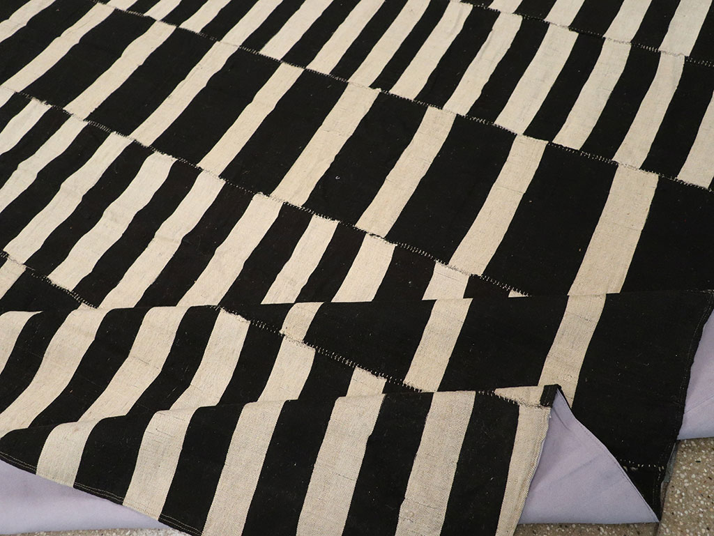 Modern Persian Flatweave Kilim Large Room Size Carpet, No.30458 - Gss