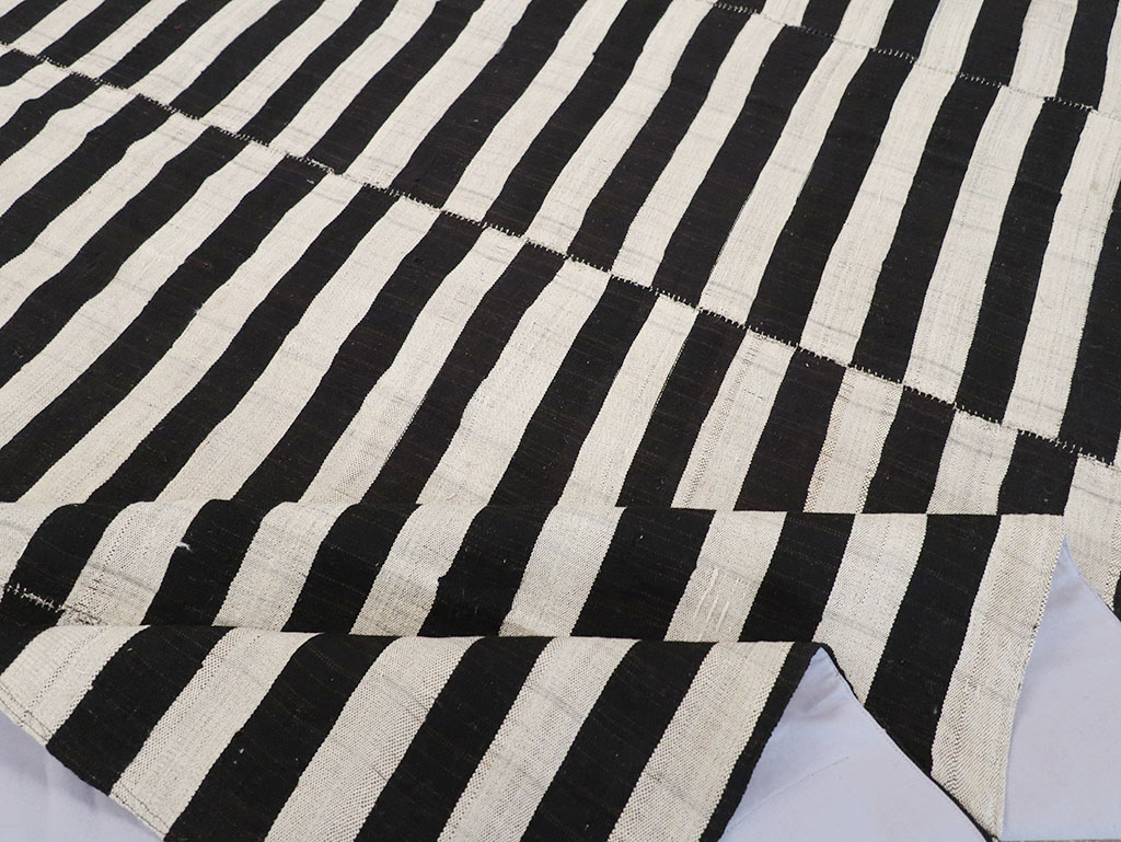 Vintage Persian Flatweave Kilim Room Size Carpet, No.30459 - Gss