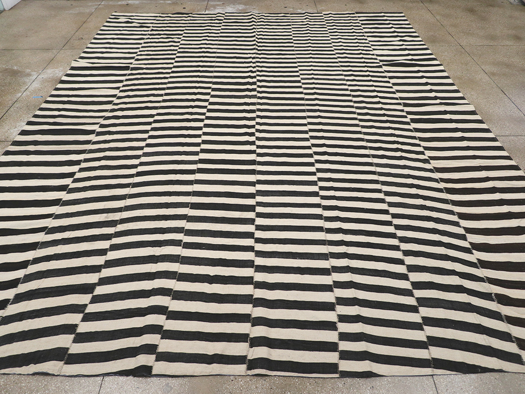 Vintage Persian Flatweave Kilim Large Room Size Carpet, No.30460 - Gss