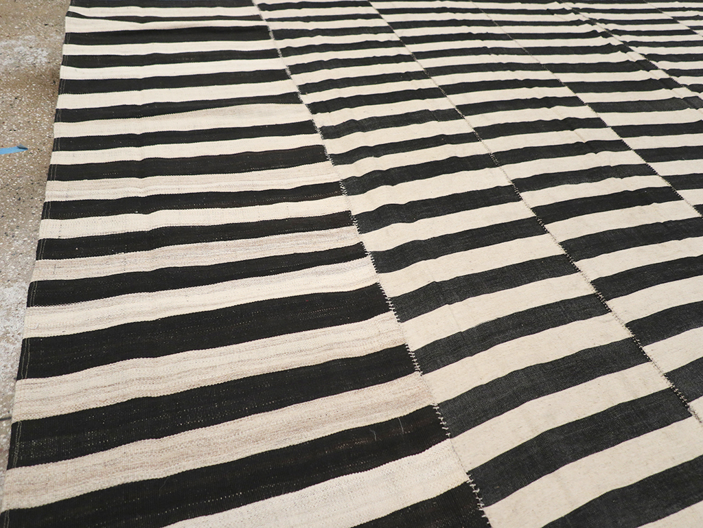 Vintage Persian Flatweave Kilim Large Room Size Carpet, No.30460 - Gss