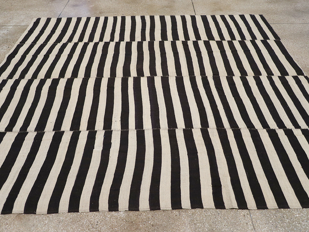 Vintage Persian Flatweave Kilim Small Room Size Carpet, No.30462 - Gss