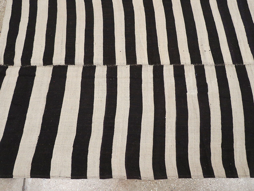 Vintage Persian Flatweave Kilim Small Room Size Carpet, No.30462 - Gss