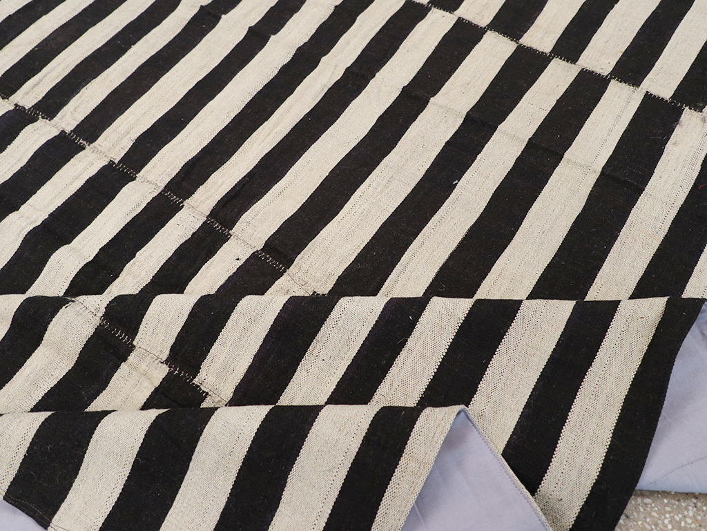 Vintage Persian Flatweave Kilim Small Room Size Carpet, No.30462 - Gss