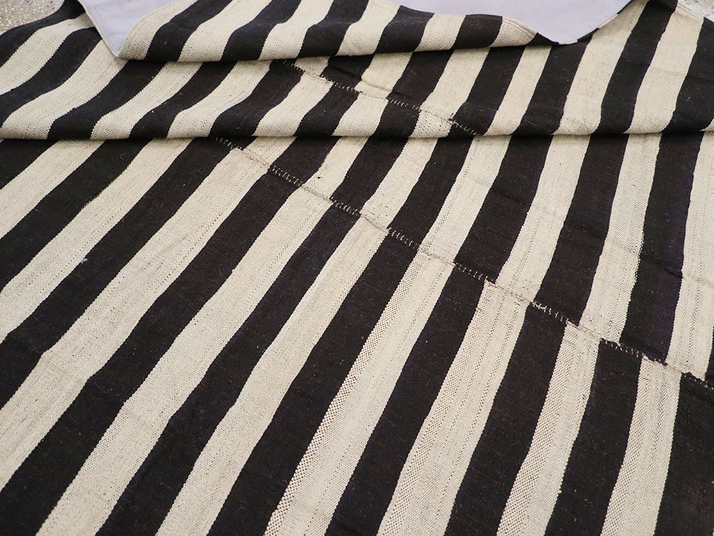 Vintage Persian Flatweave Kilim Small Room Size Carpet, No.30462 - Gss