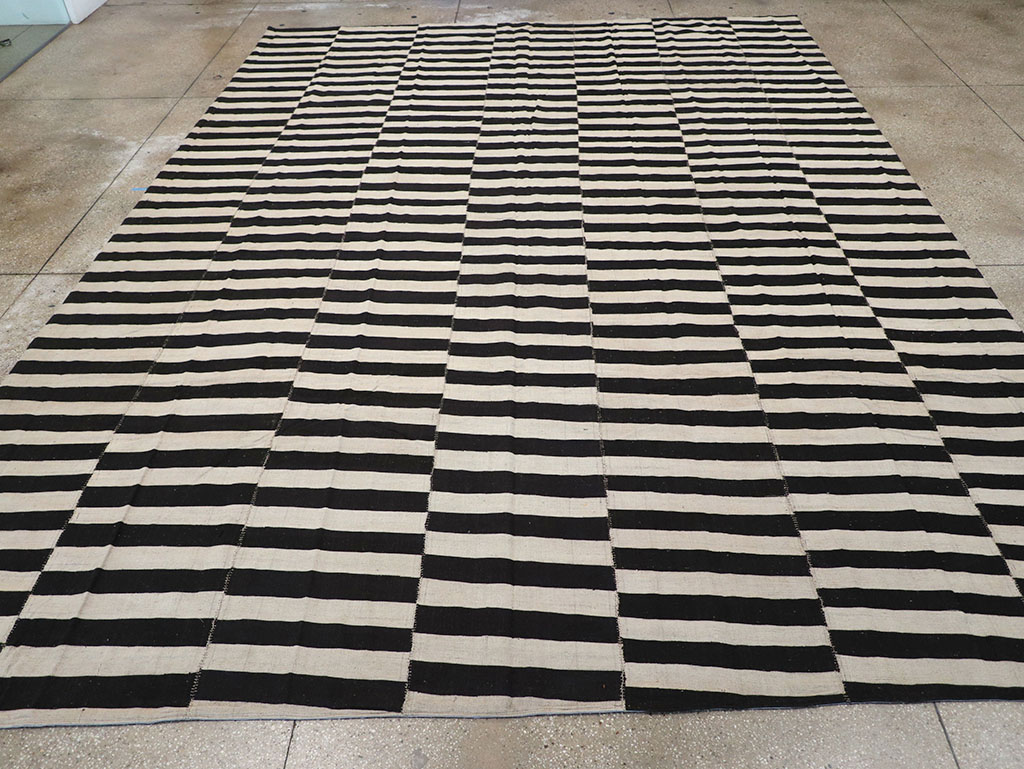 Modern Persian Flatweave Kilim Large Room Size Carpet, No.30463 - Gss