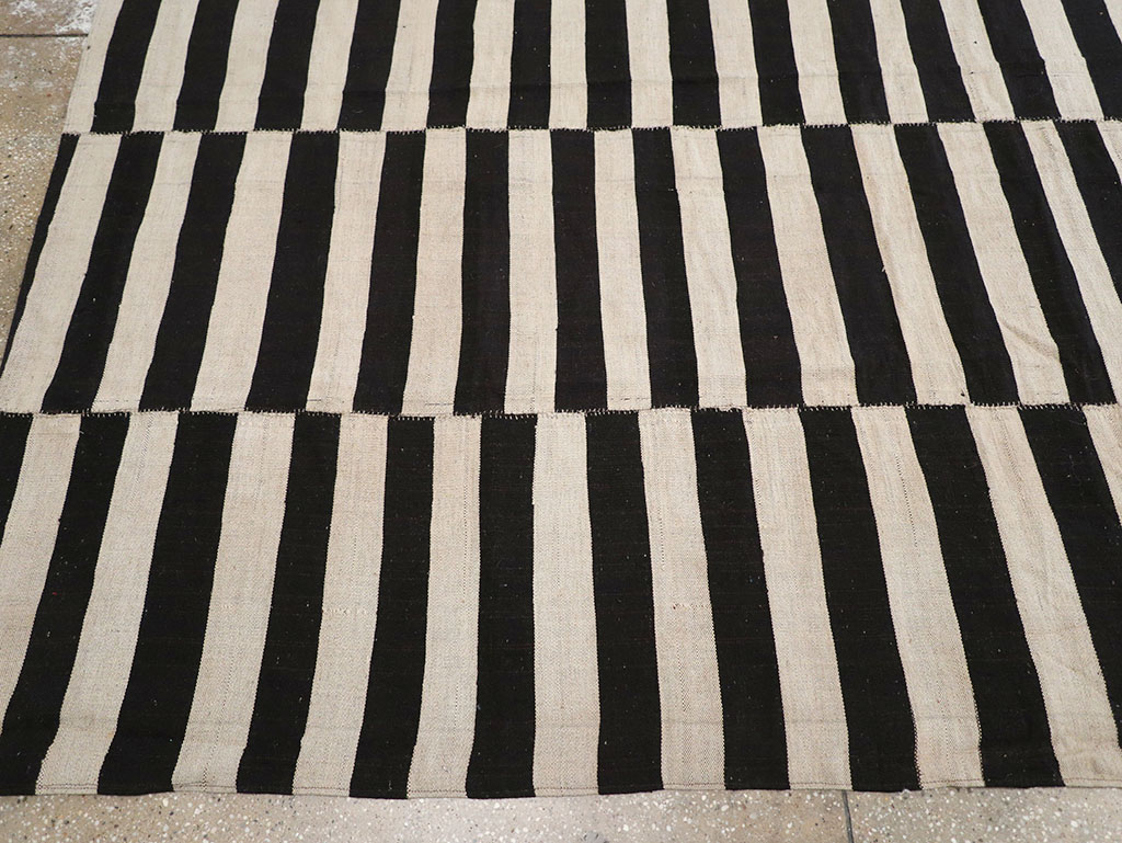 Modern Persian Flatweave Kilim Large Room Size Carpet, No.30463 - Gss