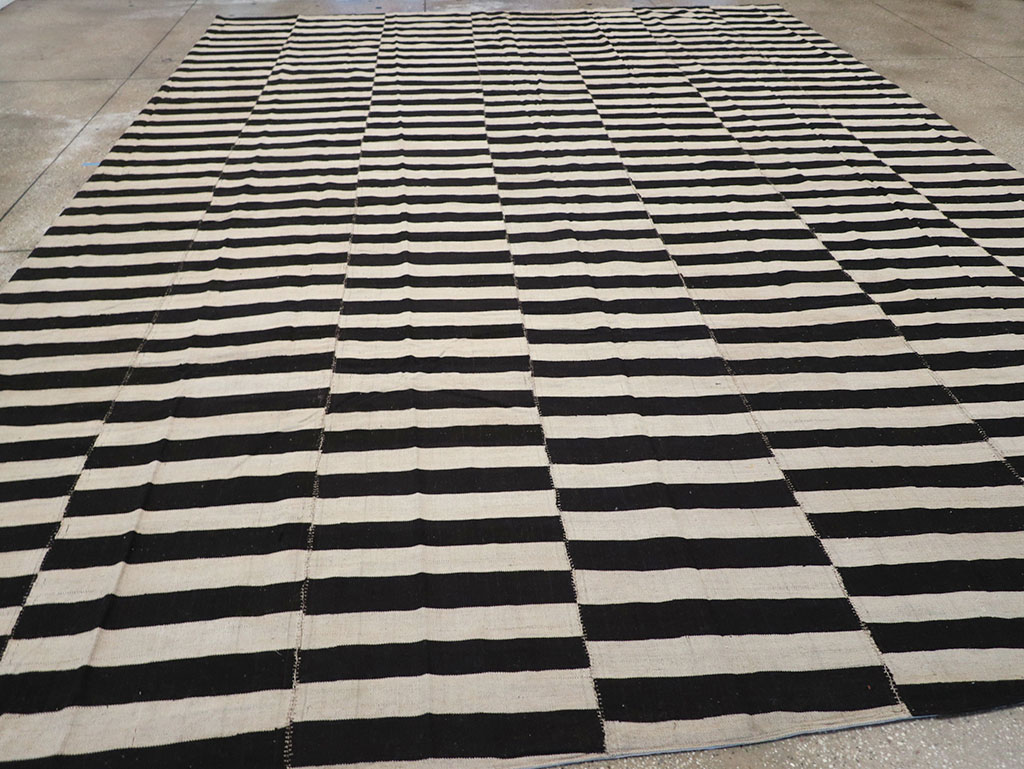 Modern Persian Flatweave Kilim Large Room Size Carpet, No.30463 - Gss