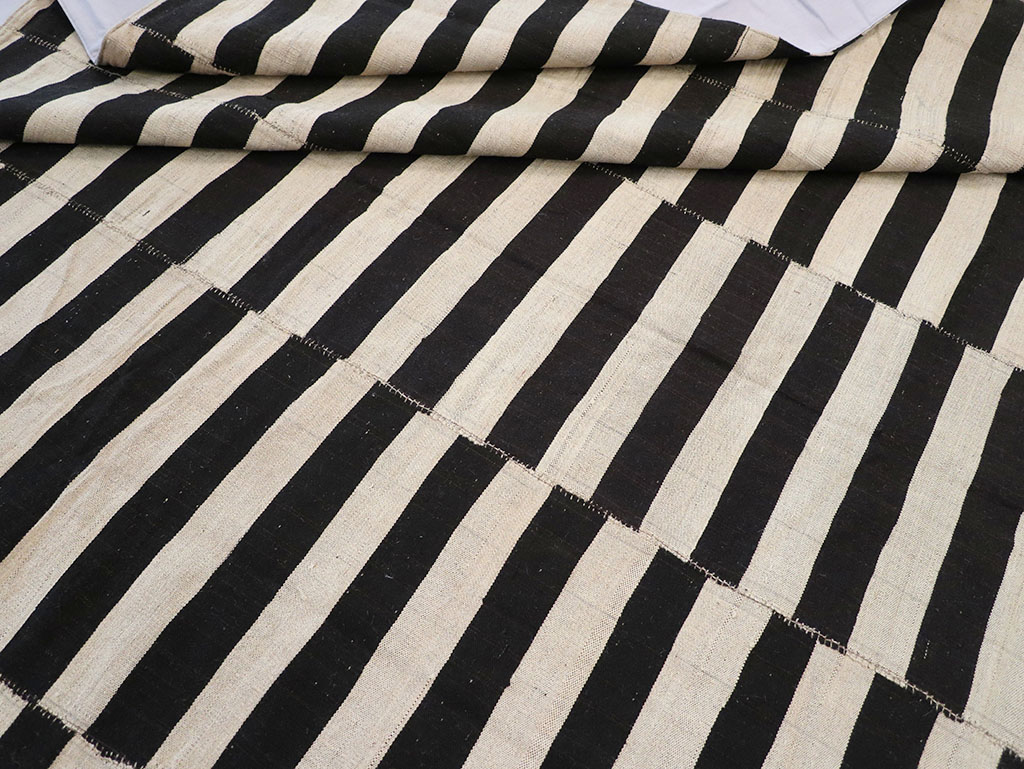 Modern Persian Flatweave Kilim Large Room Size Carpet, No.30463 - Gss