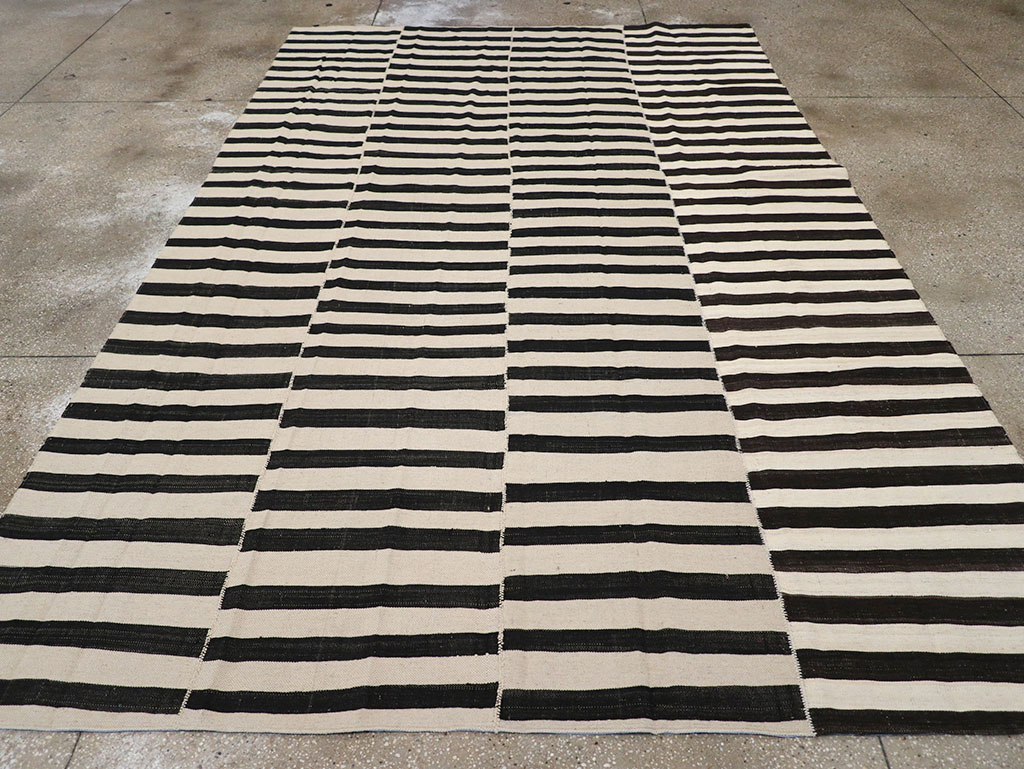 Vintage Persian Flatweave Kilim Room Size Carpet, No.30464 - Gss