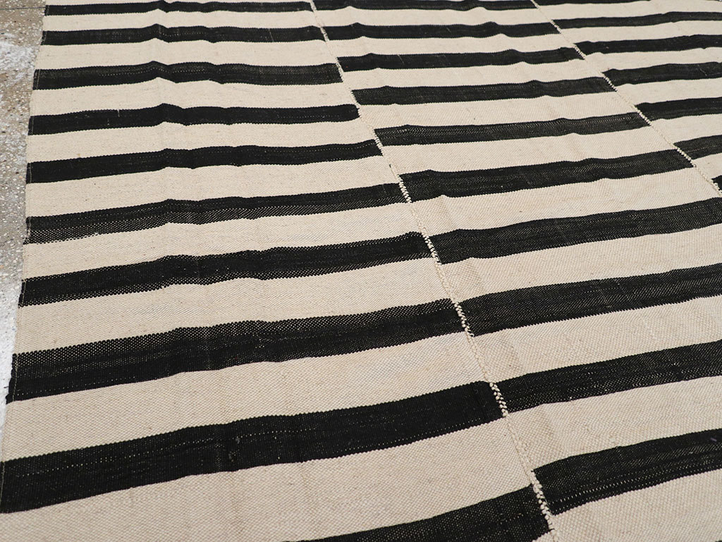 Vintage Persian Flatweave Kilim Room Size Carpet, No.30464 - Gss