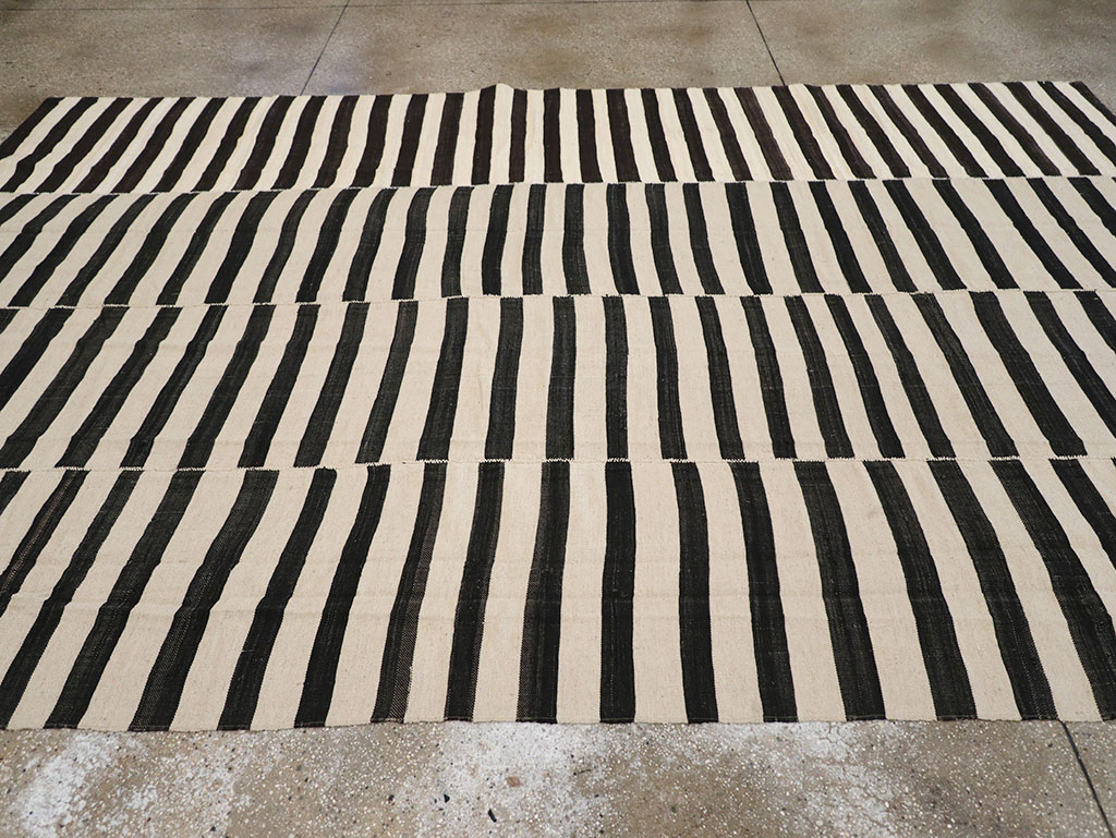 Vintage Persian Flatweave Kilim Room Size Carpet, No.30464 - Gss