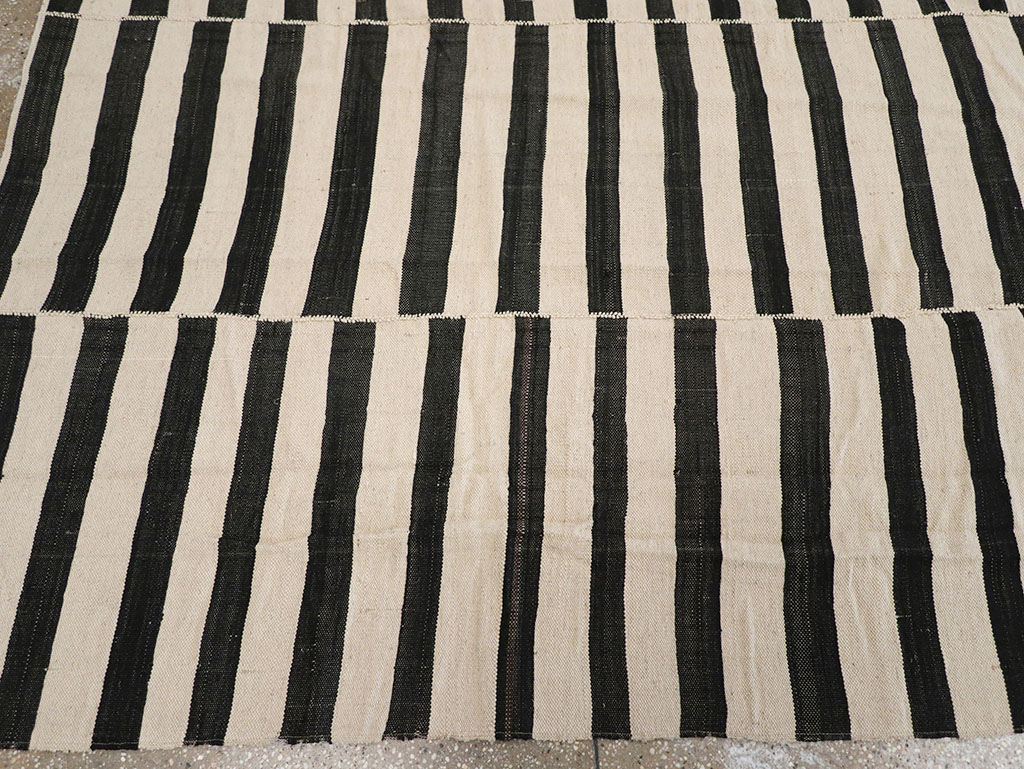 Vintage Persian Flatweave Kilim Room Size Carpet, No.30464 - Gss