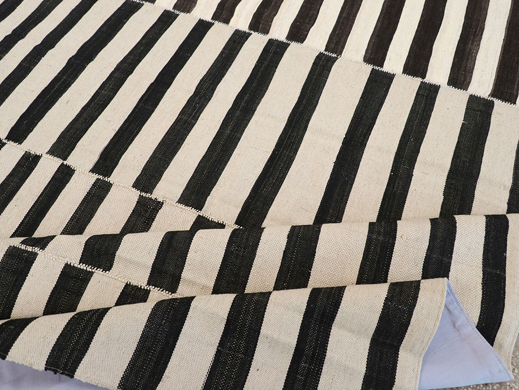 Vintage Persian Flatweave Kilim Room Size Carpet, No.30464 - Gss