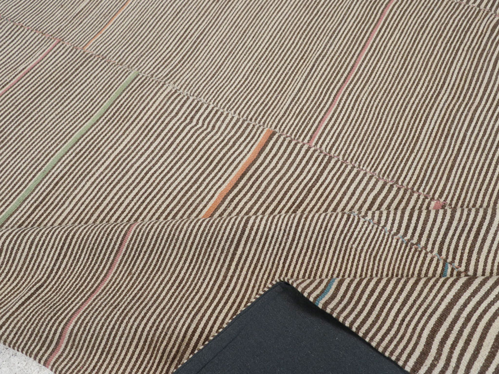 Contemporary Turkish Flatweave Kilim Room Size Carpet, No.30466 - Gss