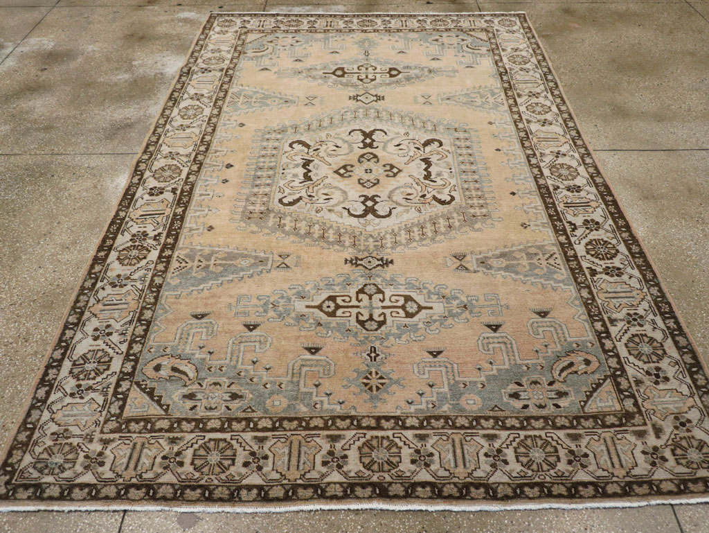 Vintage Persian Veece Accent Carpet, No.30478 - Gss