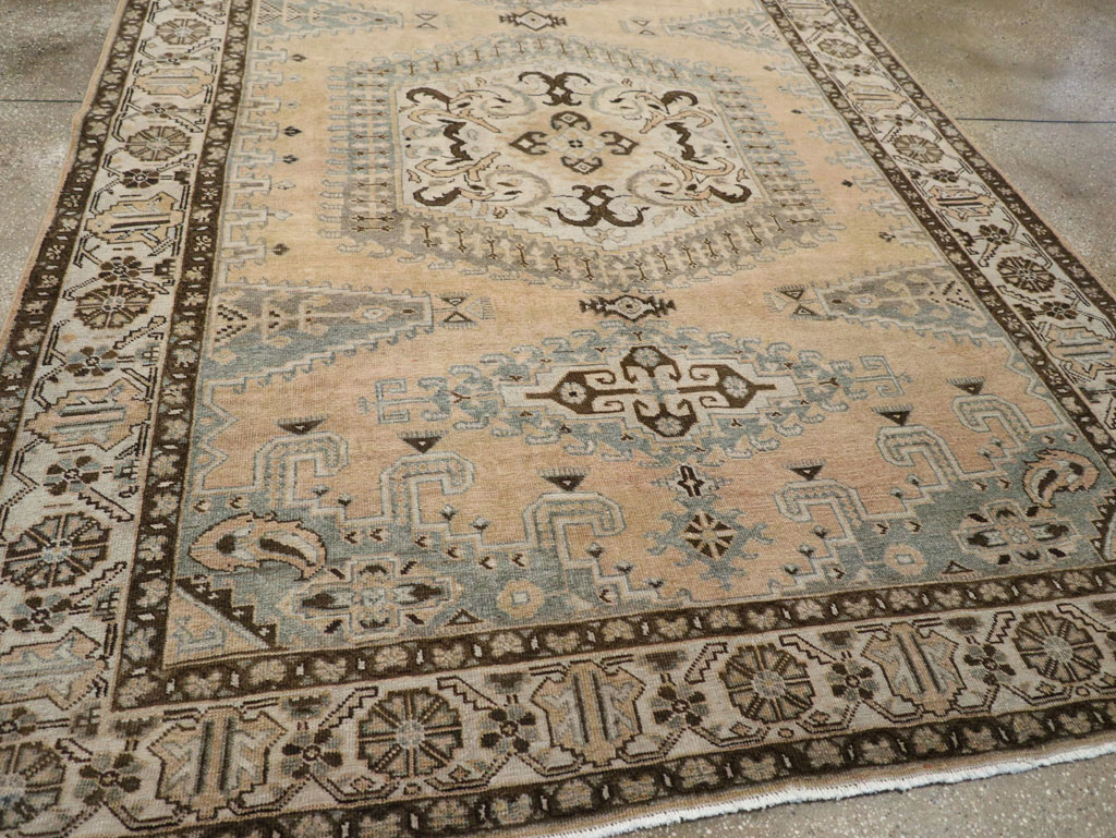 Vintage Persian Veece Accent Carpet, No.30478 - Gss