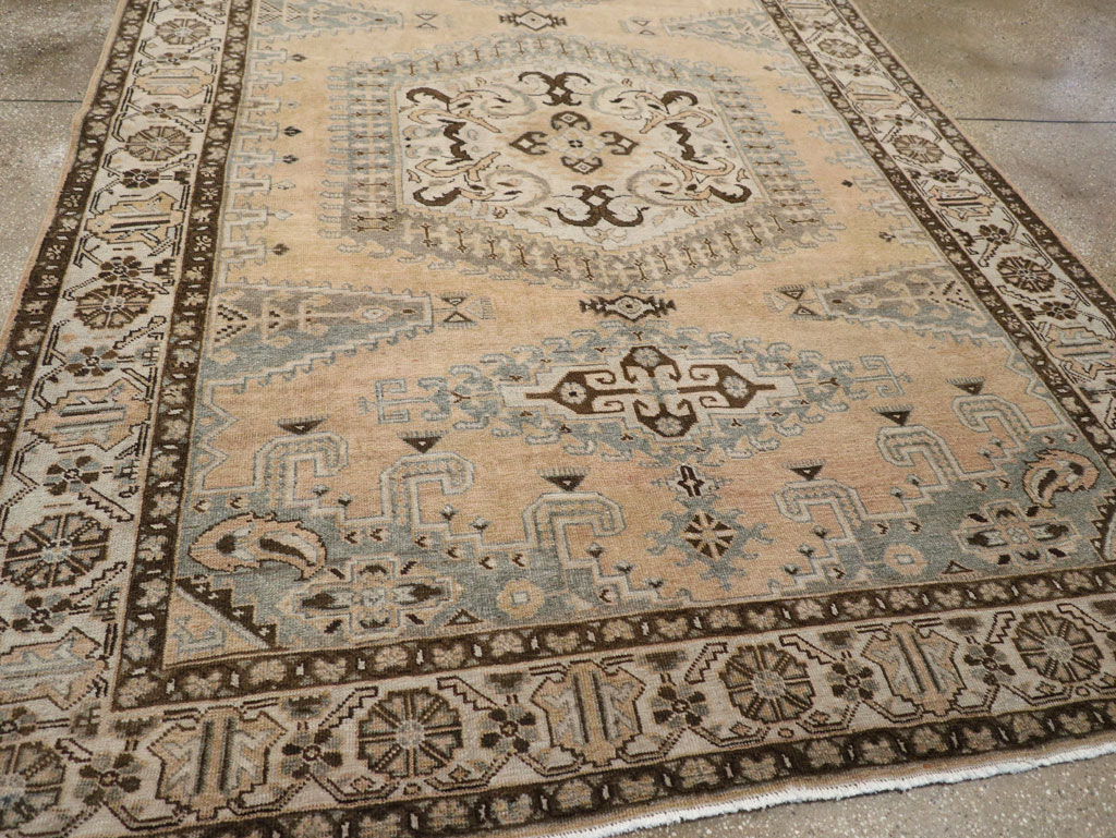Vintage Persian Veece Accent Carpet, No.30478 - Gss
