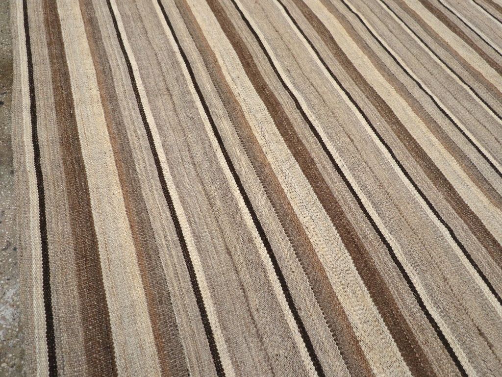 Contemporary Turkish Flatweave Kilim Room Size Carpet, No.30510 - Gss