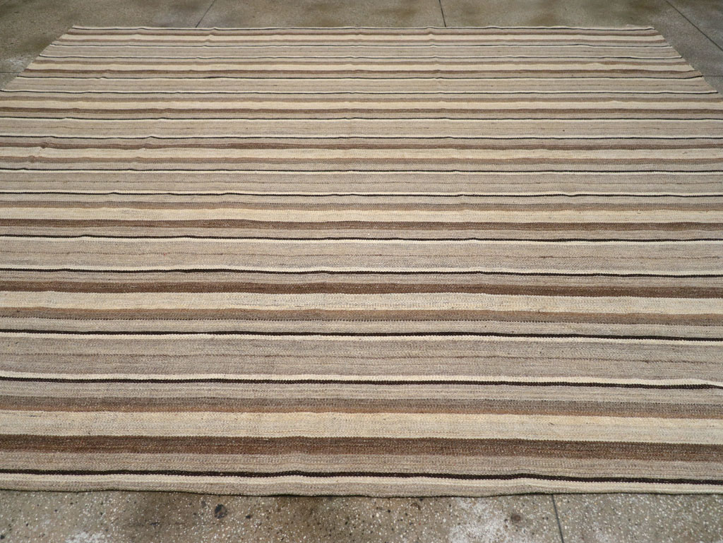 Contemporary Turkish Flatweave Kilim Room Size Carpet, No.30510 - Gss