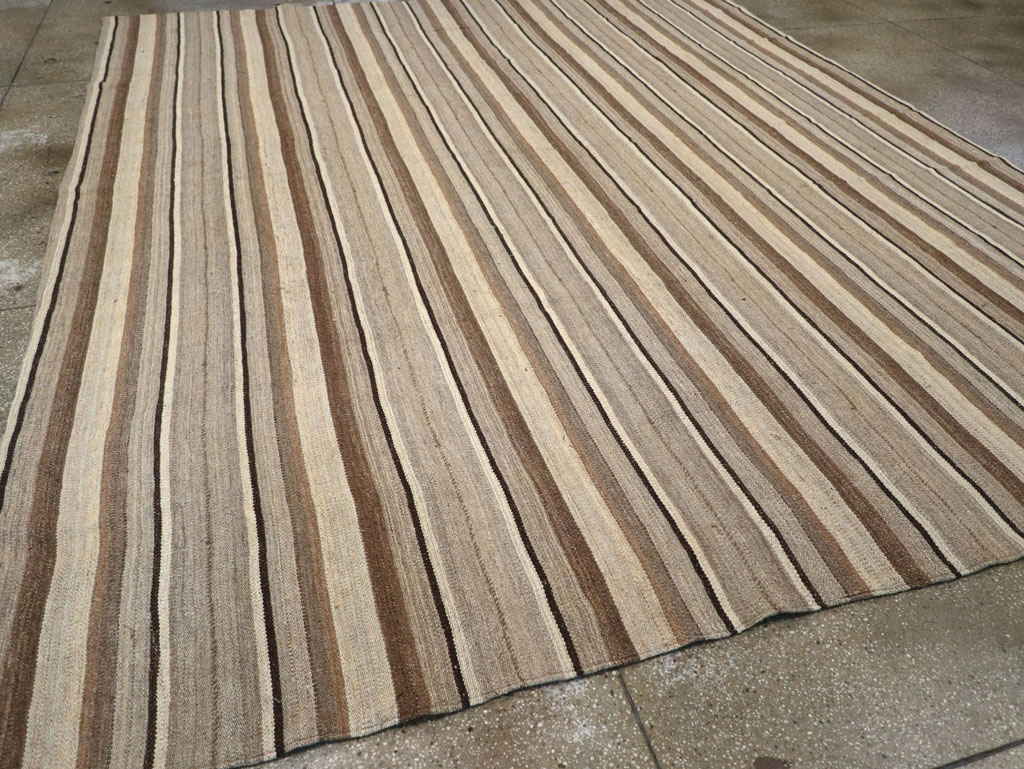 Contemporary Turkish Flatweave Kilim Room Size Carpet, No.30510 - Gss