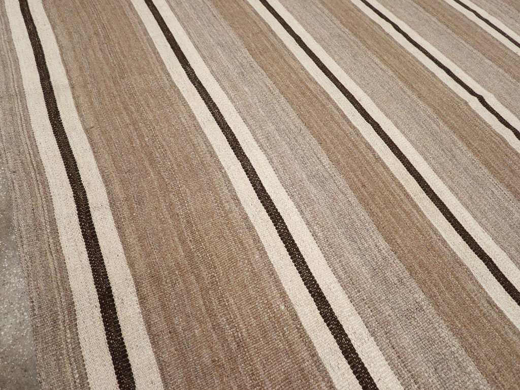 Contemporary Turkish Flatweave Kilim Room Size Carpet, No.30511 - Gss