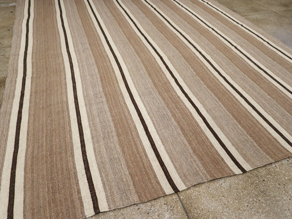 Contemporary Turkish Flatweave Kilim Room Size Carpet, No.30511 - Gss