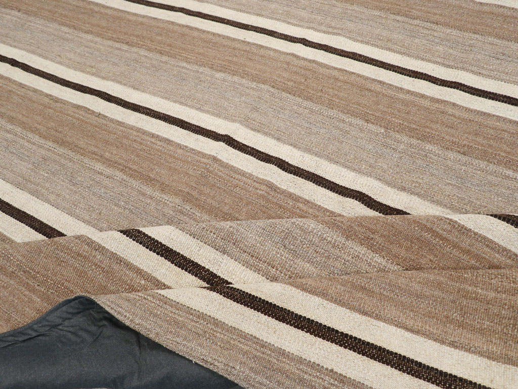 Contemporary Turkish Flatweave Kilim Room Size Carpet, No.30511 - Gss