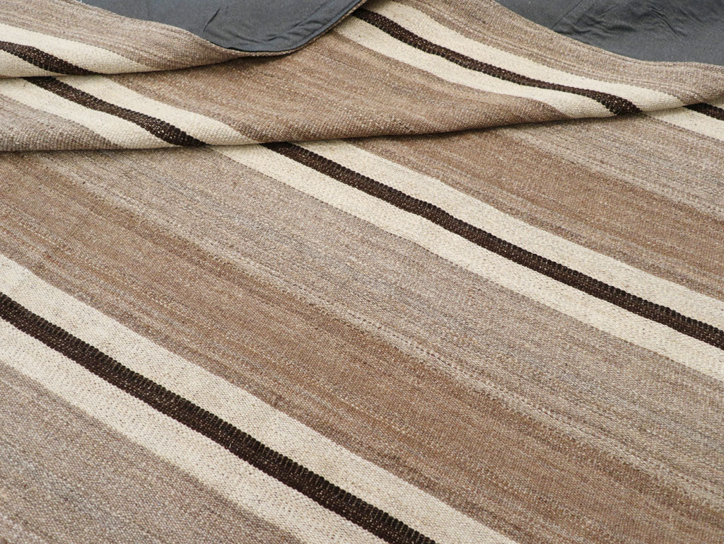 Contemporary Turkish Flatweave Kilim Room Size Carpet, No.30511 - Gss