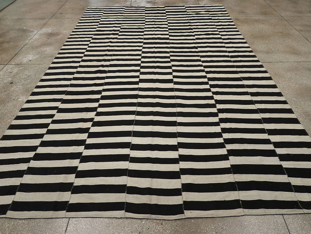 Modern Persian Flatweave Kilim Room Size Carpet, No.30517 - Gss